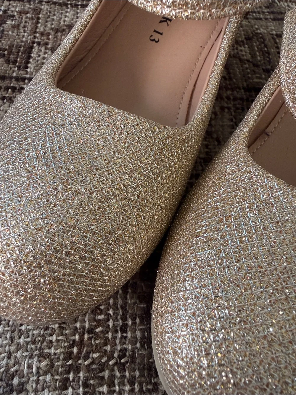 Us 1 Girls Mary Jane Dress Shoes in Gold Glitter and Black Patent